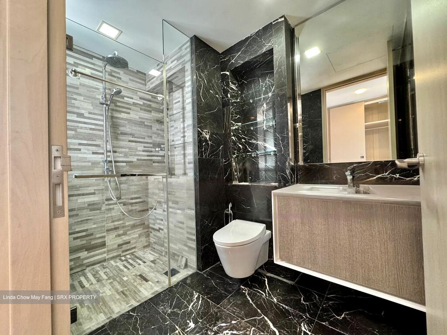 J Gateway (D22), Condominium #445588131